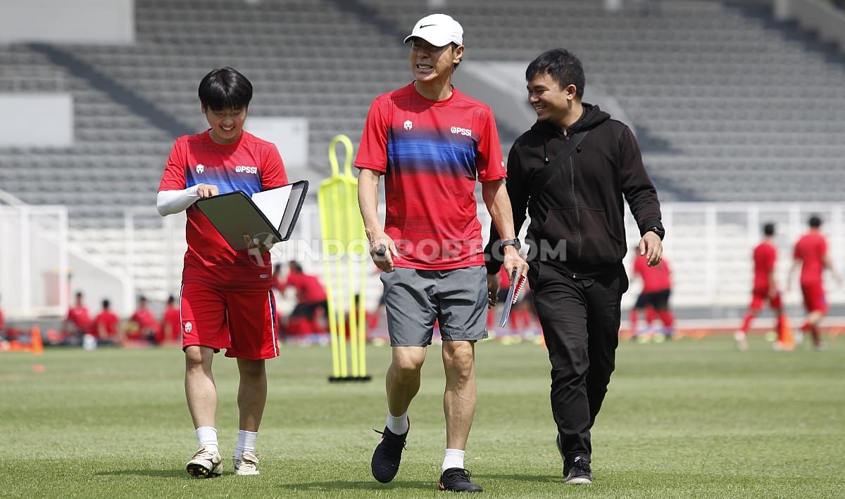 Pelatih Timnas Indonesia, Shin Tae-yong akan menjalani ujian berat di laga sisa Kualifikasi Piala Dunia 2022 salah satunya berhadapan dengan Vietnam. Copyright: © Herry Ibrahim/INDOSPORT