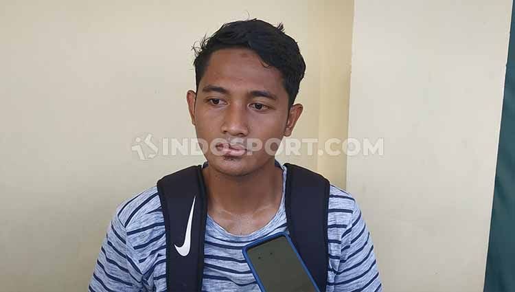 Pemain belakang klub Liga 1 2020 Persebaya Surabaya, Nasir, mengaku sudah sembuh dari cedera hamstring yang dialami. Copyright: © Fitra Herdian/INDOSPORT