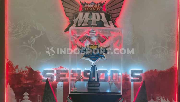 Sejak marak penyebaran virus corona di bulan Maret, Moonton sudah membuat agenda turnamen eSports MPL Indonesia season 5 digelar tanpa penonton. Copyright: © Martini/INDOSPORT