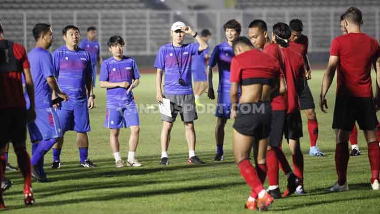 PSSI sudah menyiapkan prosedur tetap terkait kesehatan bila roda kompetisi Liga 1 dan Liga 2, hingga pemusatan latihan Timnas Indonesia kembali bergulir. Copyright: © Herry Ibrahim/INDOSPORT