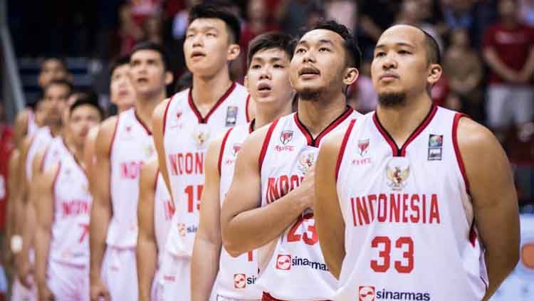 Eks pebasket Indonesia, Christian Ronaldo Sitepu ternyata menyaksikan langsung pertandingan kualifikasi FIBA Asia Cup 2021 antara Indonesia vs Filipina. Copyright: © Media FIBA Asia