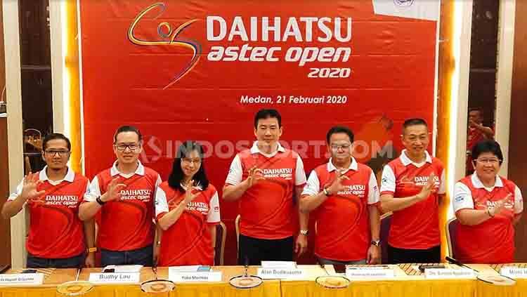 Alan Budikusuma (tegah) hadir dalam temu pers turnamen bulutangkis Daihatsu Astec Open (DAO) 2020 Medan, Jumat (21/2/2020). Copyright: © Aldi Aulia Anwar/INDOSPORT