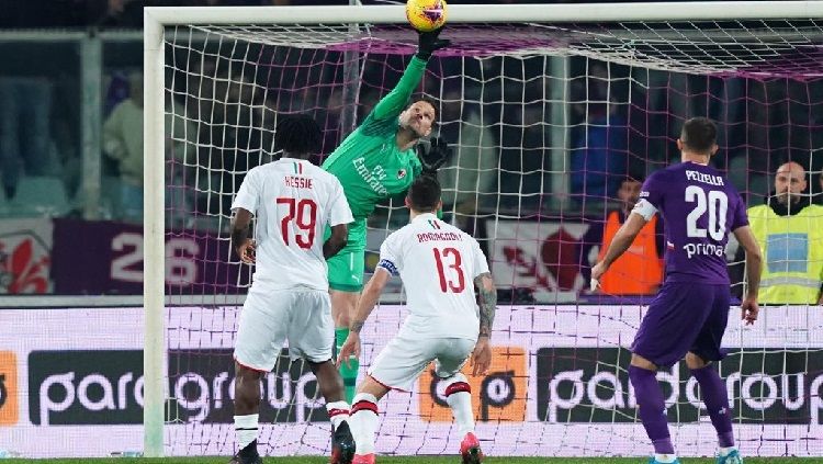 Pertandingan antara Fiorentina vs AC Milan di pekan ke-25 Serie A Italia, Minggu (23/02/20) dini hari WIB. Copyright: © @asmir1