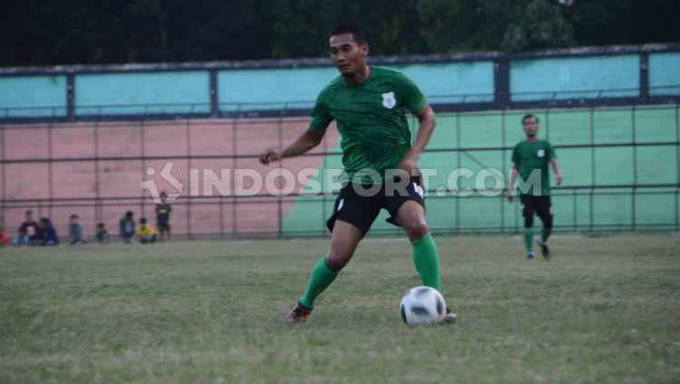 Legenda hidup PSMS Medan, Legimin Raharjo, mengaku tidak mempermasalahkan siapa yang akan menjadi kapten utama PSMS di Liga 2 musim 2020. Copyright: © Aldi Aulia Anwar/INDOSPORT