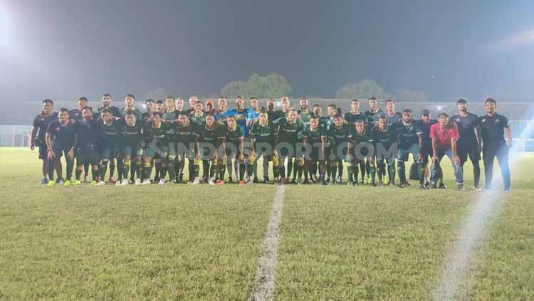 Klub Liga 1 Tira Persikabo mengurungkan kembali menggelar latihan hari ini. Kini tim berjuluk Laskar Pajajaran resmi memperpanjang libur mereka. Copyright: © Martini/INDOSPORT
