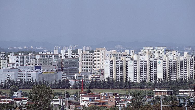 Daegu, salah satu Kota di negara Korea Selatan pernah menjadi saksi gegap gempita euforia Piala Dunia 2002. Kini Daegu bak kota hantu yang tak berpenghuni. Copyright: © Getty Images