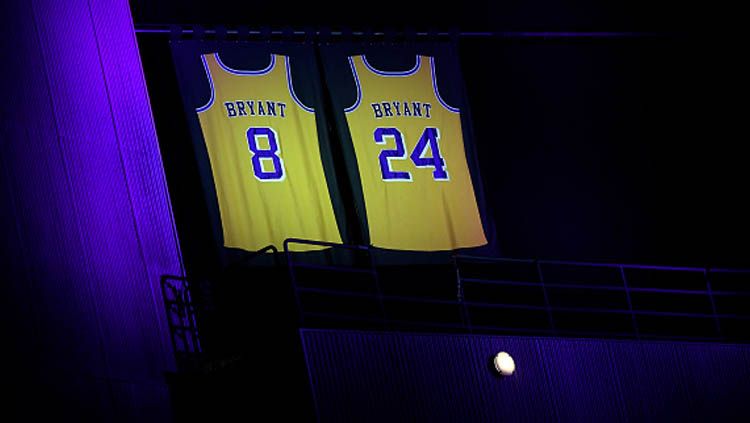 LA Lakers menggelar penghormatan terakhir untuk Kobe Bryant di Staples Center Copyright: © Kevork Djansezian/Getty Images