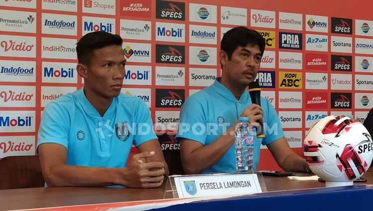 Pelatih Persela Lamongan, Nilmaizar mengaku sempat berbincang dengan pelatih Persib Bandung, Robert Rene Alberts mengenai venue laga perdana Liga 1 2020. Copyright: © Arif Rahman/INDOSPORT