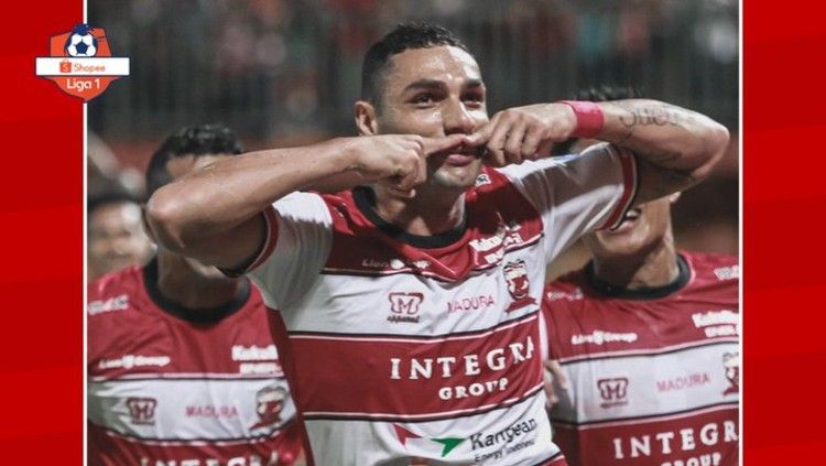 Selebrasi Jaimerson Xavier setelah mencetak gol ke gawang BArito Putera di pekan pertama Liga 1 2020, Sabtu (29/02/20). Copyright: © twitter.com/MaduraUnitedFC