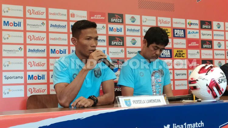 Kapten Persela Lamongan, Eky Taufik (kiri), menyambut antusias kabar Liga 1 2020 bakal bergulir lagi pada Oktober mendatang. Copyright: © Arif Rahman/INDOSPORT