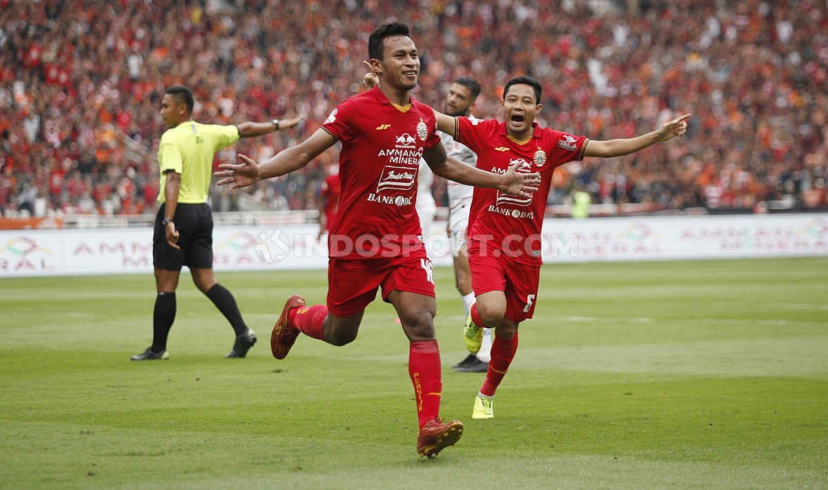 Selebrasi striker Persija, Osvaldo Haay usai mencetak gol ke gawang Borneo FC pada Liga 1 di Stadion Gelora Bung Karno, Minggu (01/03/2020). Copyright: © Herry Ibrahim/INDOSPORT