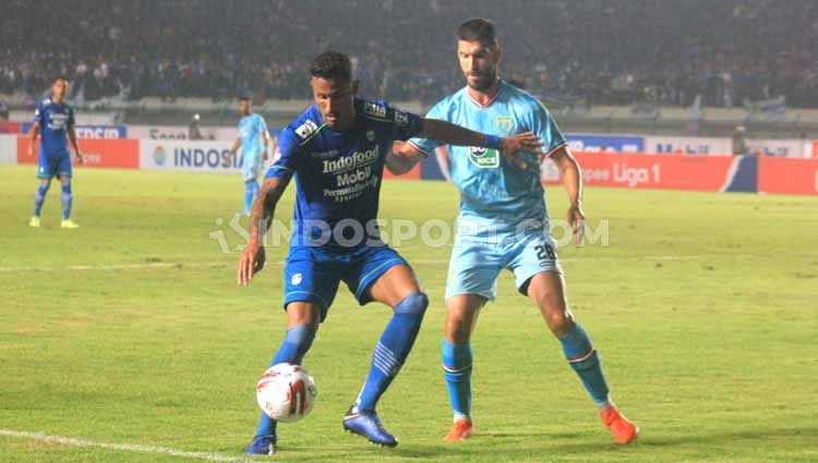 Striker anyar Persib Bandung, Wander Luiz, sukses menjawab keraguan publik dalam laga debut kontra Persela Lamongan di Stadion Si Jalak Harupat, Minggu (1/3/20). Copyright: © Arif Rahman/INDOSPORT