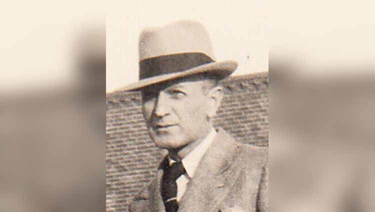 Josep Francis Devlin atau yang lebih dikenal dengan nama Frank Devlin merupakan juara bertahan Kejuaraan All England yang ternyata juga seorang penulis terkenal Copyright: © Dermot P. Curtin