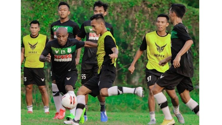 Pelatih klub Liga 2 PSMS Medan, Philep Hansen, mengaku sangat menghawatirkan para pemainnya mendapat cedera pasca laga uji coba. Copyright: © Media PSMS Medan