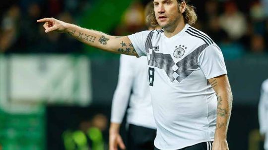 Torster Frings menjadi salah satu pemain yang hancur kariernya bersama Bayern Munchen namun bersinar di tim lain. Copyright: © TF-Images/Getty Images