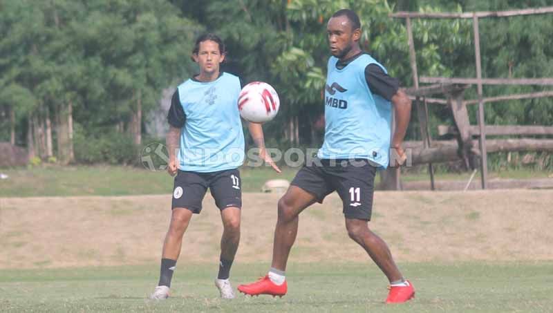 Gelandang anyar klub Liga 1 PSS Sleman, Zah Rahan Krangar mulai menyatu dengan pola permainan racikan Dejan Antonic. Copyright: © Ronald Seger Prabowo/INDOSPORT