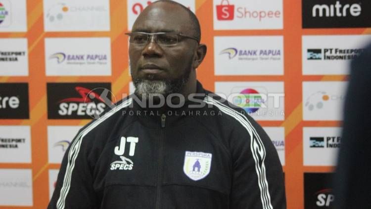 Tim Mutiara Hitam Persipura Jayapura akhirnya gagal mempersembahkan kado ulang tahun bagi Kota Jayapura yang kemarin Sabtu (7/3/20) merayakan hari jadi ke-110 tahun, usai menelan kekalahan di markas Borneo FC, Stadion Segiri Samarinda pada pekan kedua Liga 1 dengan dua gol tanpa balas. Copyright: © Sudjarwo /INDOSPORT