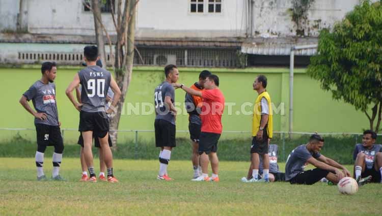 PSMS Medan berniat mengurangi intensitas latihan rutin menjelang kick-off Liga 2 2020 akhir pekan ini. Copyright: © Aldi Aulia Anwar/INDOSPORT