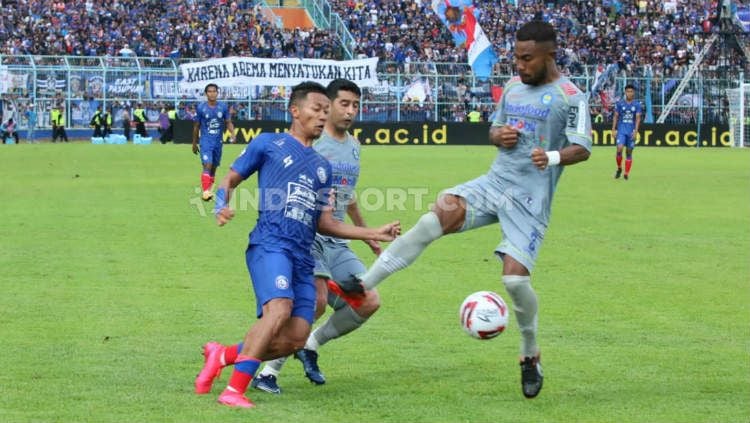 Arema FC vs Persib Bandung di Liga 1 2020. Copyright: © Ian Setiawan/INDOSPORT