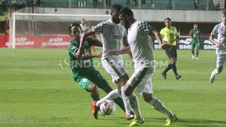 Tira Persikabo berhasil mencuri poin di pekan kedua Liga 1 2020. Berhasil meraih satu poin di pertandingan melawan PSS yang berlangsung cukup keras, Pelatih Tira Persikano, Igor Kriushenko, sangat berterima kasih kepada anak asuhnya. Copyright: © Ronald Seger Prabowo/INDOSPORT
