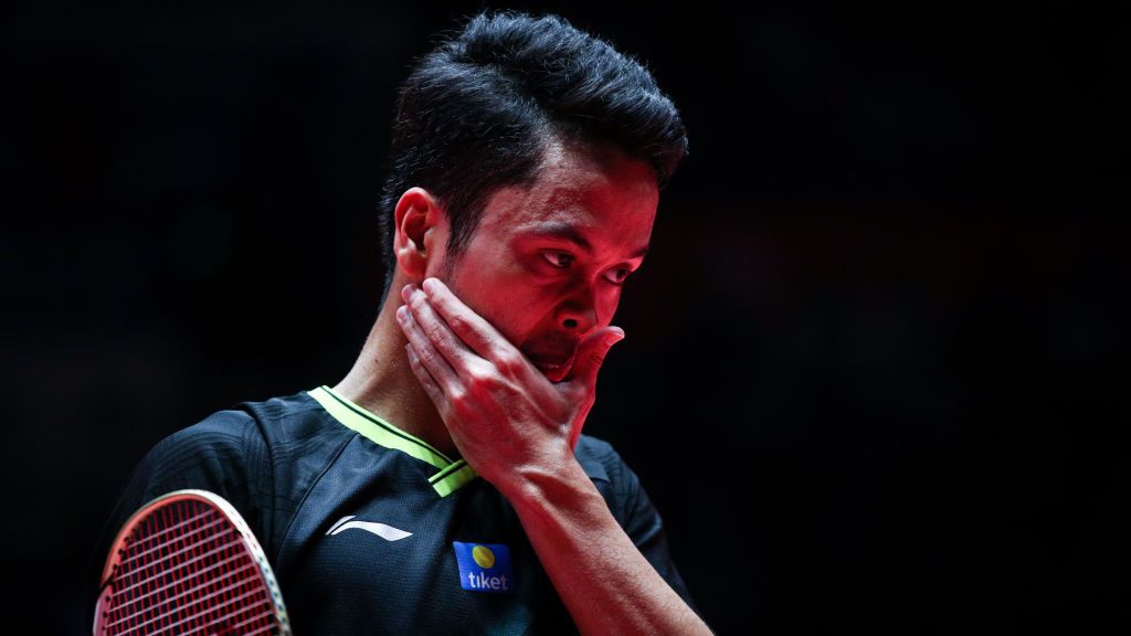 Pebulutangkis Anthony Sinsiuka Ginting berhasil melaju ke final Mola TV PBSI Home Tournament usai mengalahkan Chico Aura Dwi Wardoyo, Jumat (10/07/20). Copyright: © Zhong Zhi/Getty Images