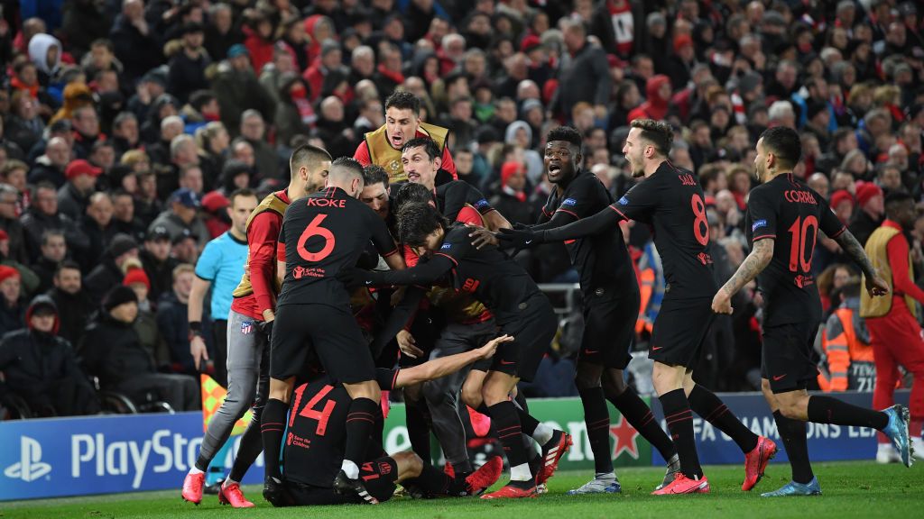 Llorente saat merayakan golnya ke gawang Liverpool bersama skuat Atletico Madrid. Copyright: © Michael Regan - UEFA/UEFA via Getty Images