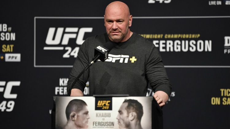 Dana White selaku Presiden UFC memberi tanggapan terkait keputusan Conor McGregor yang akan bertarung tinju melawan Manny Pacquiao. Copyright: © Jeff Bottari/Zuffa LLC