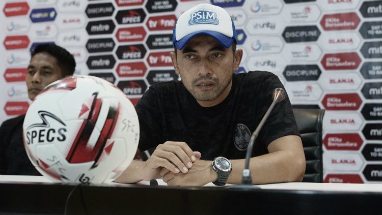 Pelatih PSIM Yogyakarta, Seto Nurdiyantoro meminta maaf kepada suporter atas hasil negatif pada laga perdana PSIM di Liga 2 2021. Copyright: © Media PSIM