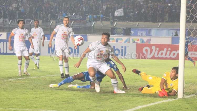 Liga 1 Tidak Jelas, Media Asing Sorot 'Tersiksanya' Pemain Indonesia. Copyright: © Arif Rahman/INDOSPORT