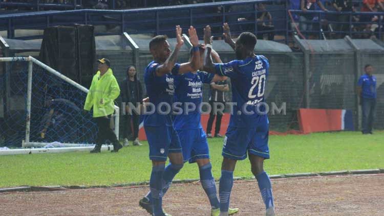 Persib Bandung dan Raja Sementara Liga Indonesia Saat Kompetisi Dihentikan Copyright: © Arif Rahman/INDOSPORT