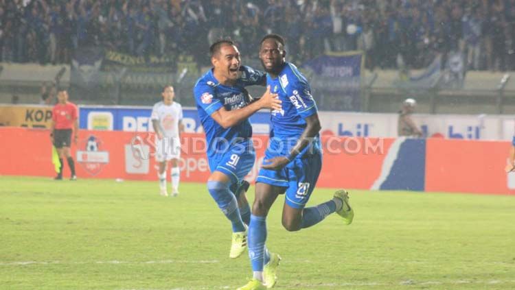 Pemain asing tim sepak bola Persib Bandung, Geoffrey Castillion, masih absen pada sesi latihan yang berlangsung di Lapangan Inspire Arena, Jumat (20/03/20). Copyright: © Arif Rahman/INDOSPORT