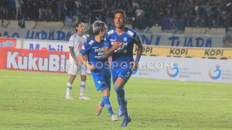 Selebrasi Wander Luiz di laga Persib Bandung vs PSS Sleman. Copyright: © Arif Rahman/INDOSPORT