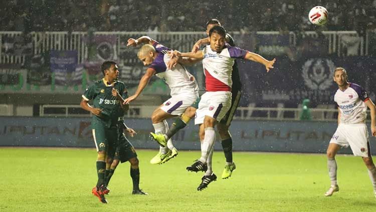 Pertandingan Persita vs Tira Persikabo di LIga 1 2020. Copyright: © Media Persita