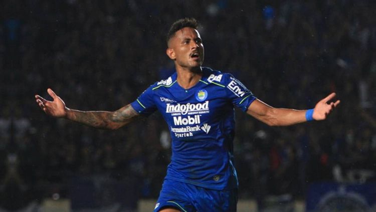Wander Luiz, penyerang Persib Bandung, memiliki peluang untuk memecahkan rekor top skor Liga 1 dengan jumlah gol terbanyak, yang selama ini dipegang Sylvano Comvalius. Copyright: © Twitter/@Liga1Match