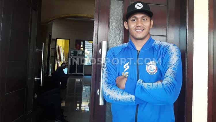 Kiper muda Arema, Andreas Francisco menjadi satu dari empat penghuni mess Copyright: © Ian Setiawan/INDOSPORT