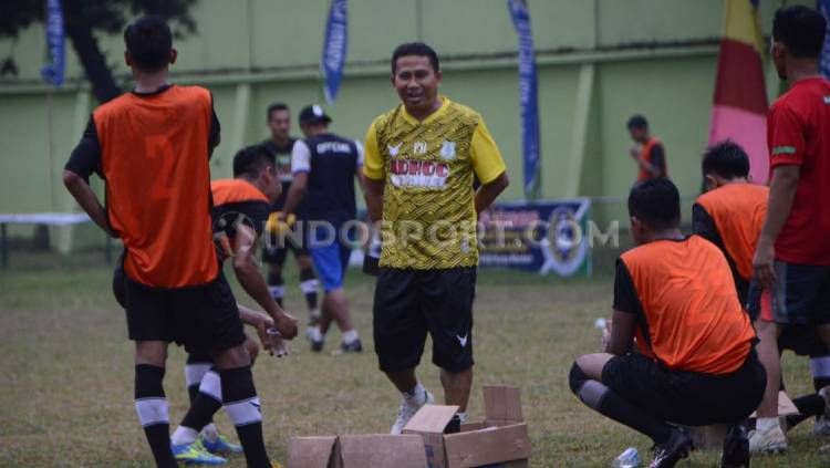 Skuat PSMS Medan latihan rutin di Stadion Kebun Bunga, Medan, Selasa (17/3/2020) sore. Copyright: © Aldi Aulia Anwar/INDOSPORT