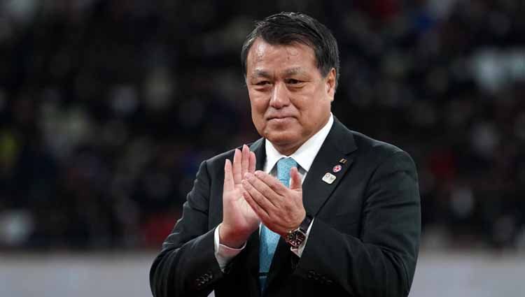 Presiden Asosiasi Sepak Bola Jepang (JFA), Kozo Tashima telah dinyatakan positif terjangkit virus Corona. Copyright: © Etsuo Hara/Getty Images