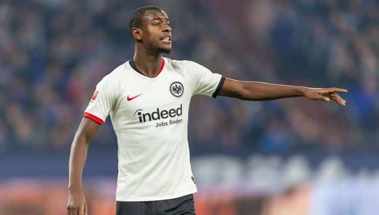 Evan N'Dicka pemain Eintracht Frankfurt. Copyright: © TF-Images/Getty Images