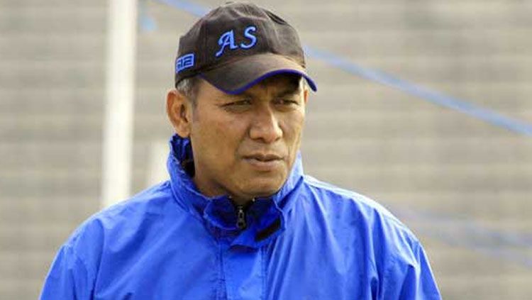 Asep Sumantri merupakan mantan pemain yang mengawali dan mengakhiri karier sepak bolanya di tim Persib Bandung pada era 1990-an. Copyright: © ayobandung.com