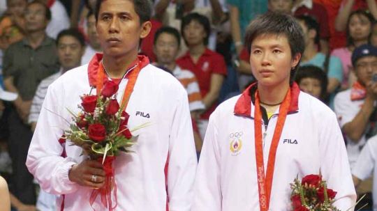 Campuran Ganda Indonesia meraih medali perak Nova Widianto dan Liliyana pada Olimpiade Beijing, (17082008) di Beijing, Cina. Copyright: &copy; Ezra Shaw/Getty Images