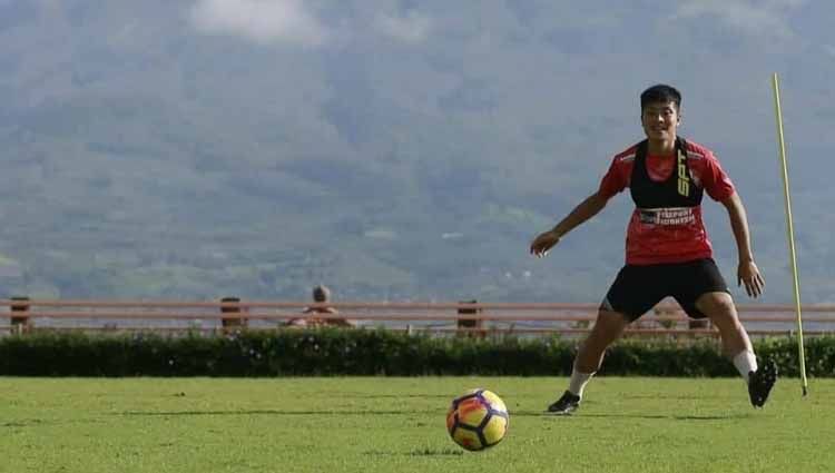Gelandang asal Jepang yang memperkuat klub Persipura Jayapura, Takuya Matsunaga merasa senang timnya telah memutuskan Kota Malang sebagai homebase untuk Liga 1. Copyright: © Official Persipura
