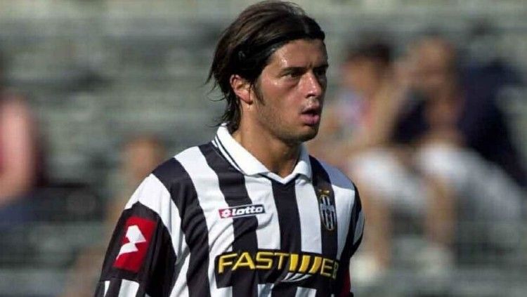Alessio Tacchinardi, Legenda Juventus memberi pembelaan ke Maurizio Sarri Copyright: © juvefc.com