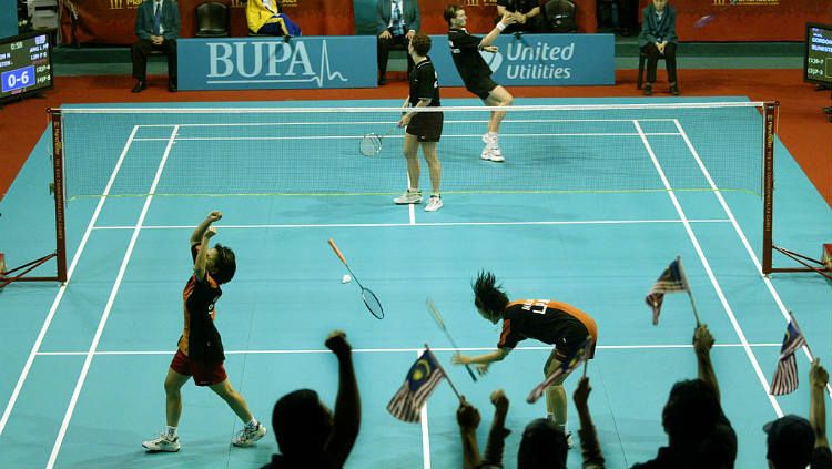 Eks pelatih ganda putri Malaysia, Lim Pek Siah ketika masih aktif bermain bersama pasangannya Ang Li Peng. Copyright: © Scott Barbour/Getty Images