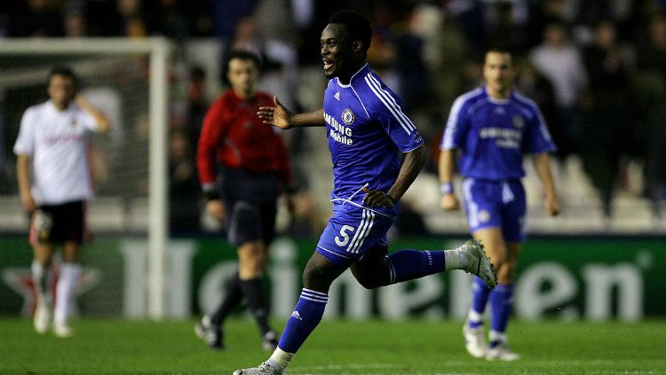 Mantan pemain Chelsea, Michael Essien, jadi panutan Thomas Partey sejak muda. Copyright: © Richard Heathcote/Getty Images