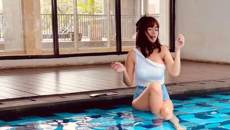 pamer momen saat yoga dj seksi dominiq
