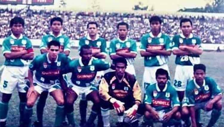 Skuat PSMS Medan edisi Liga Indonesia II musim 1995/96 yang diperkuat dua legiun asing. Copyright: © Dok. Indra Efendi Rangkuti