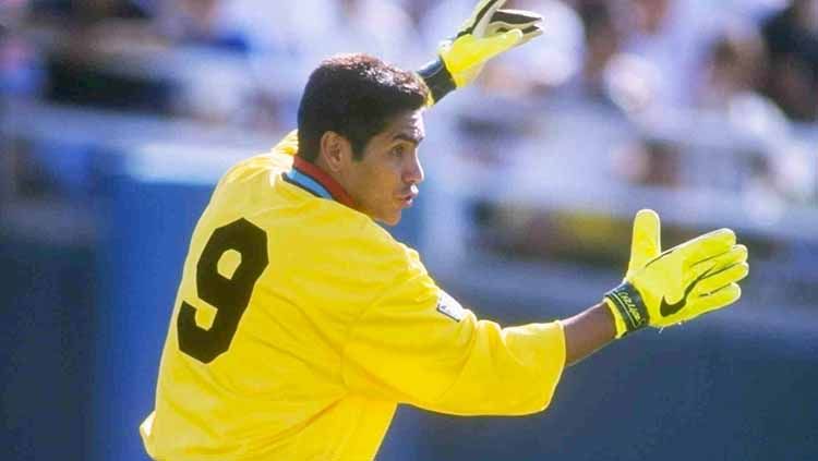 Rekam Jejak Jorge Campos sebagai kiper ikonik timnas Meksiko. Copyright: © Watson/Getty Images/North America