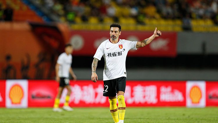 Mantan pemain Paris Saint-Germain (PSG), Ezequiel Lavezzi. Copyright: © Fred Lee/Getty Images