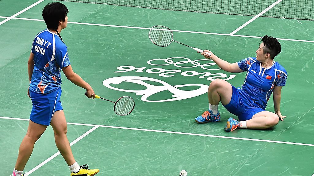 Yu Yang (kanan) bersama pasangannya, Tang Yuanting di Olimpiade Rio 2016 Copyright: © Stringer/Anadolu Agency/Getty Images