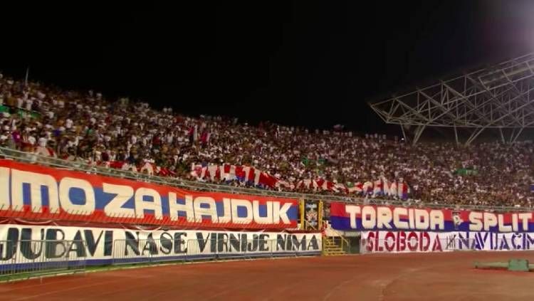 Torcida Split, kelompok suporter HNK Hajduk Split yang merupakan firm tertua di Eropa. Copyright: © Copa90.com